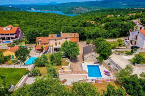 Luxusvilla auf geräumigem privaten Eigentum